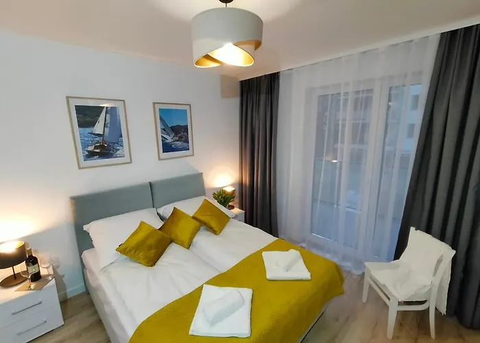 Cicha Przystan Regata Garaz W Cenie * Kolobrzeg